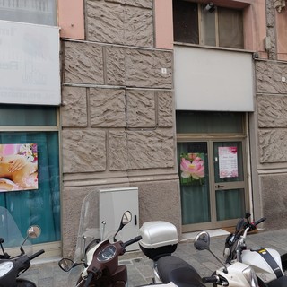 Faceva scegliere dal "menù" delle prestazioni sessuali e avviava alle camere: cinese arrestata a Savona