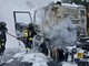 A10, camion prende fuoco poco prima del casello di Varazze: traffico in tilt