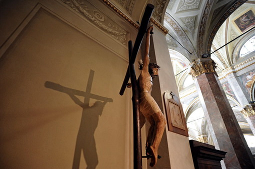 Savona: il crocifisso arriva in consiglio, simbolo e messaggio rivolto ai cittadini?