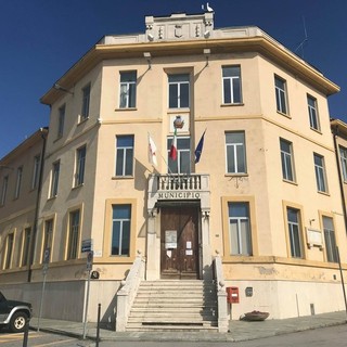 Cengio, i locali dell'ex scuola "Colombardo" usati nonostante l'inagibilità: il consigliere Marazzo interroga il sindaco Dotta