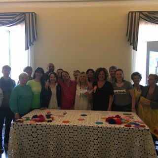 "Vado a Maglia": gli alberi con il maglione prendono vita a Vado Ligure