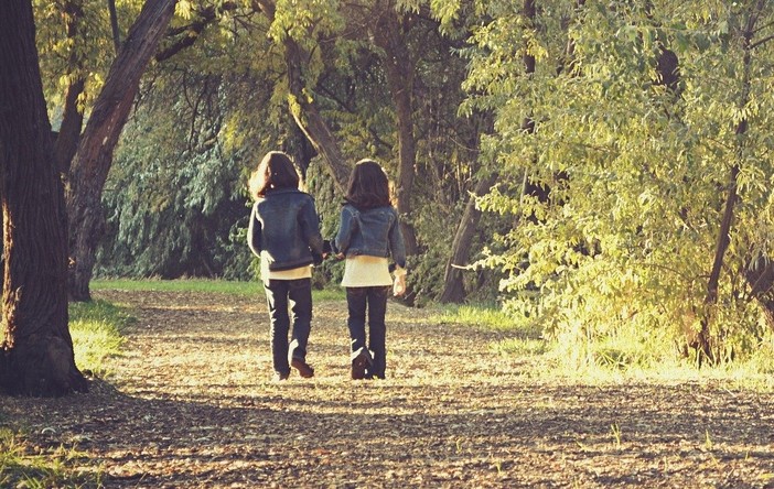 Coronavirus, circolare del Ministero degli Interni: consentita la passeggiata genitore-figlio vicino a casa