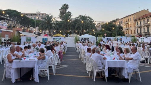Albenga, torna la “Cena in Bianco per la Bianca”: il ricavato interamente devoluto alla pubblica assistenza locale