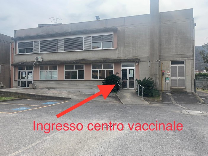 Nella nostra fotogallery si possono osservare entrata e uscita del centro, collocazione geografica e parcheggi circostanti Nella nostra fotogallery si possono osservare entrata e uscita del centro, collocazione geografica e parcheggi circostanti