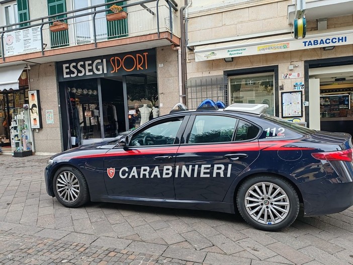 Spaccata da "Essegi Sport" a Pietra Ligure: un 21enne arrestato dai Carabinieri Spaccata da "Essegi Sport" a Pietra Ligure: un 21enne arrestato dai Carabinieri