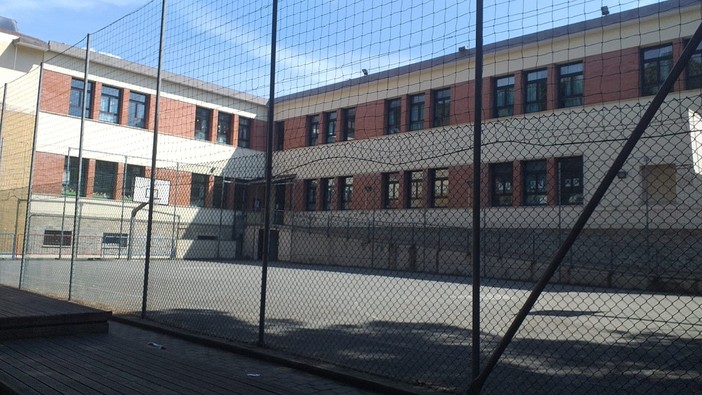 Riqualificazione scuola dell'infanzia e primaria a Celle, spazio a nuovi percorsi pavimentati, giochi e un laboratorio didattico Riqualificazione scuola dell'infanzia e primaria a Celle, spazio a nuovi percorsi pavimentati, giochi e un laboratorio didattico