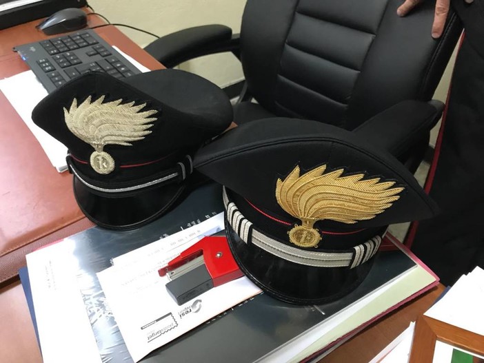 Laigueglia, anziani a "scuola dai carabinieri" per difendersi dai truffatori Laigueglia, anziani a "scuola dai carabinieri" per difendersi dai truffatori