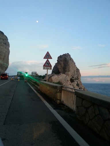 Immagine di repertorio: spesso tra Finale e Noli la viabilità è stata al centro di disagi Immagine di repertorio: spesso tra Finale e Noli la viabilità è stata al centro di disagi