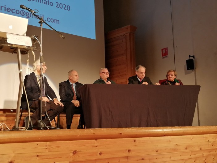 5G tra sviluppo tecnologico e sicurezza per la salute: successo di pubblico per il convegno di Finalborgo (FOTO) 5G tra sviluppo tecnologico e sicurezza per la salute: successo di pubblico per il convegno di Finalborgo (FOTO)