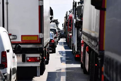 Doppio incidente in autostrada, motociclista grave sulla A10: chiusi tratti verso Genova anche sulla A26 Doppio incidente in autostrada, motociclista grave sulla A10: chiusi tratti verso Genova anche sulla A26