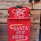 «Caro Babbo Natale, portaci la pace», migliaia di letterine raccolte da Poste Italiane