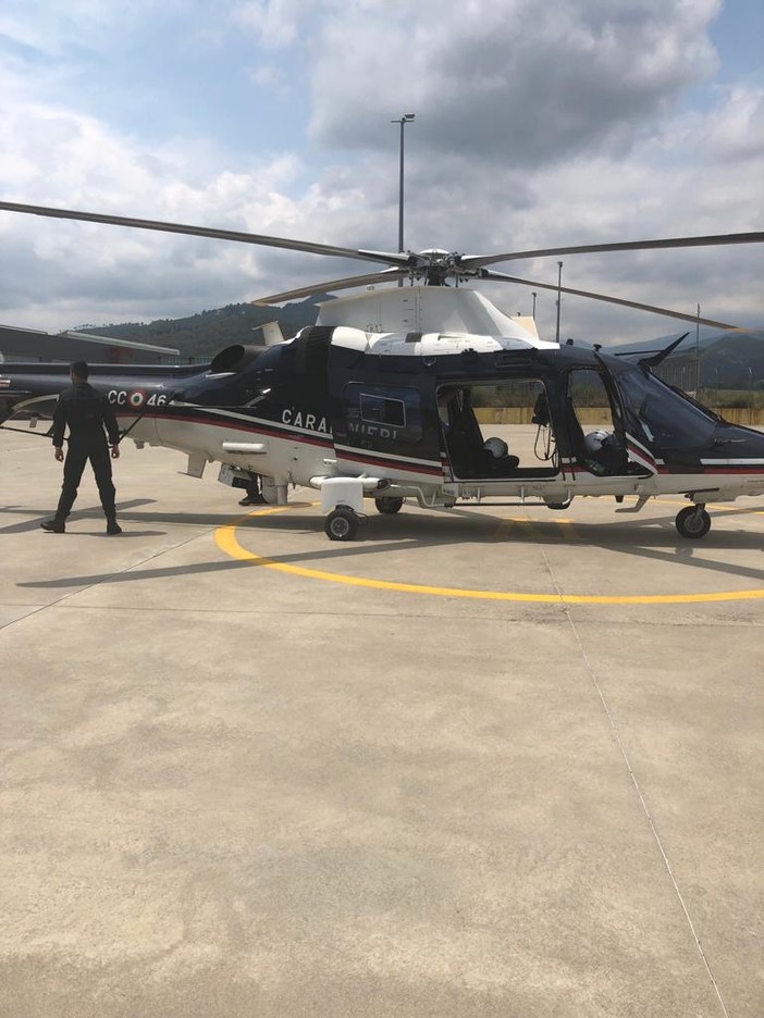 Controllo straordinario dei carabinieri della Compagnia di Alassio: elicottero e unità cinofile al lavoro (FOTO e VIDEO)
