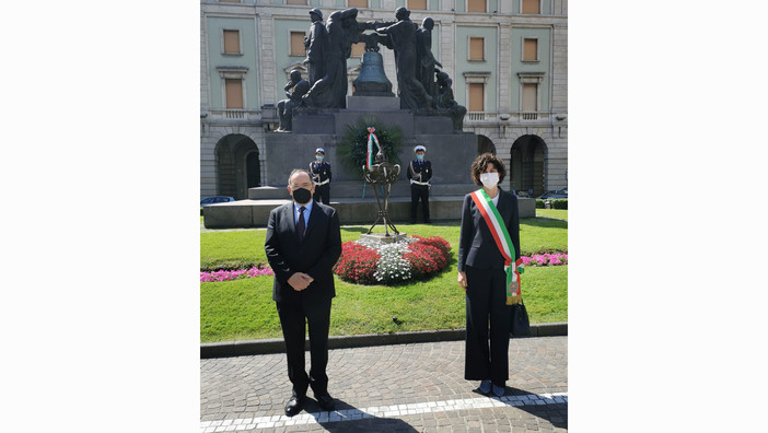Savona, il sindaco Caprioglio e il Prefetto Cananà ricordano le vittime del terrorismo Savona, il sindaco Caprioglio e il Prefetto Cananà ricordano le vittime del terrorismo