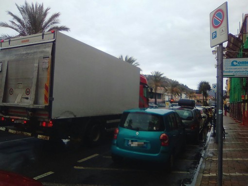 Incidente sulla A10 tra Spotorno e Savona: autostrada riaperta Incidente sulla A10 tra Spotorno e Savona: autostrada riaperta