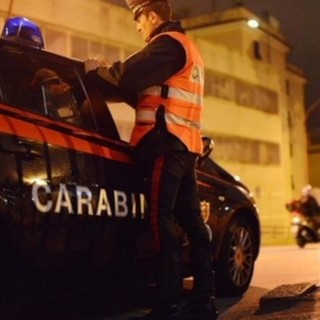 Cisano, cittadino irregolare maltratta la compagna e le lancia grappa sul volto: denunciato dai carabinieri