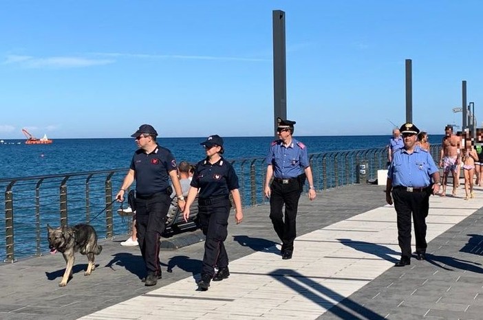 Alassio, controlli dei carabinieri sul territorio nel fine settimana: 2 auto sequestrate, un denunciato per furto Alassio, controlli dei carabinieri sul territorio nel fine settimana: 2 auto sequestrate, un denunciato per furto