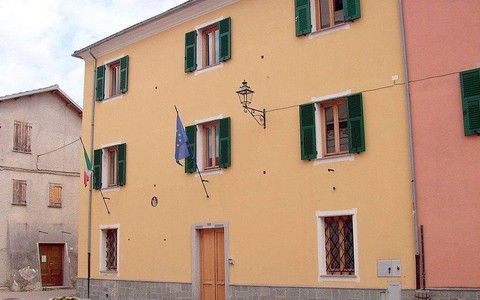 Bardineto, contributo ministeriale per la biblioteca: cittadini coinvolti nella scelta dei libri