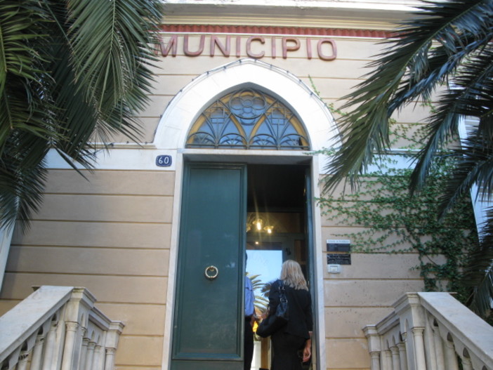 Bandiera Lilla per l'abbattimento delle barriere architettoniche, Spotorno che vorrei: "Nessuno si preoccupa degli scalini creati per i lavori di manutenzione straordinaria"