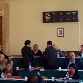 Savona, maggioranza nel panico per la Tari: tarda il parere del Revisore dei Conti: é scontro in consiglio comunale