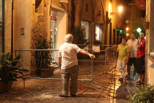 Albenga: cornicione del Comune, iniziate le perizie tecniche