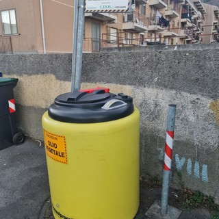 Albenga, sostituiti i contenitori di raccolta olio vegetale (FOTO)