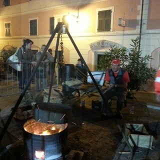 A Finale Ligure castagnata in solidarietà per la Croce Bianca