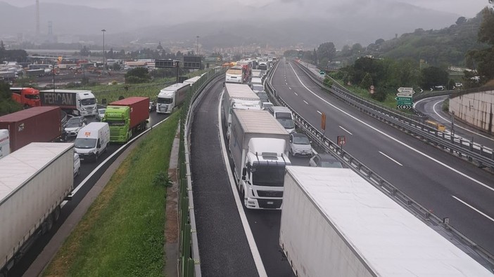 Autostrade liguri, Casella (Avs): “Comunicare in anticipo i cantieri autostradali per ridurre le code”