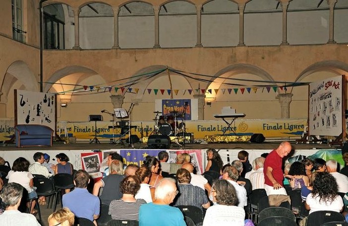 Finale Ligure: arriva il gran varietà pro canile