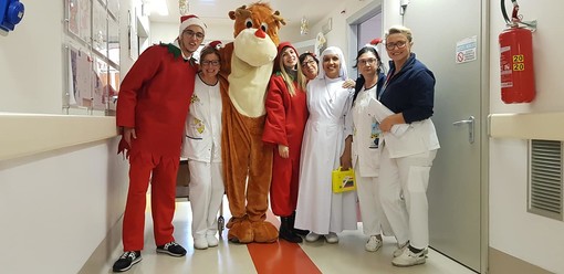 Cairo, la Consulta giovanile porta i doni di Natale ai bambini del "Gaslini" di Genova (FOTO)