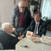 Savona festeggia i 100 anni di Caterina Bonavia, mamma del consigliere comunale Carlo Frumento Savona festeggia i 100 anni di Caterina Bonavia, mamma del consigliere comunale Carlo Frumento