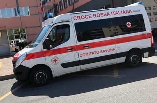 Falsi volontari chiedono soldi per l'ospedale San Paolo, la denuncia della Croce Rossa: "Non sono in atto raccolte fondi"