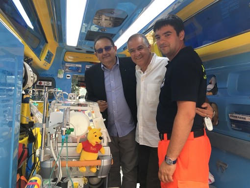 Savona, raccolti 22mila euro per la nuova incubatrice neonatale consegnata al reparto Pediatria del San Paolo (FOTO e VIDEO) Savona, raccolti 22mila euro per la nuova incubatrice neonatale consegnata al reparto Pediatria del San Paolo (FOTO e VIDEO)