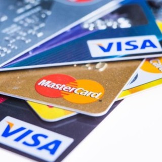 Perché possono essere utili le carte di credito per minorenni?