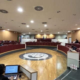 Consiglio regionale, maggioranza e opposizione si scontrano sulla sospensione dei lavori: “Nessuna divisione, polemiche pretestuose” Consiglio regionale, maggioranza e opposizione si scontrano sulla sospensione dei lavori: “Nessuna divisione, polemiche pretestuose”
