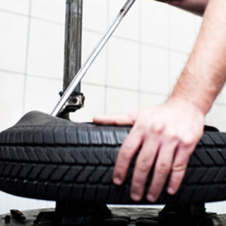 Un mese di tempo per rimettere le gomme estive: dal 16 maggio scatteranno salatissime sanzioni!