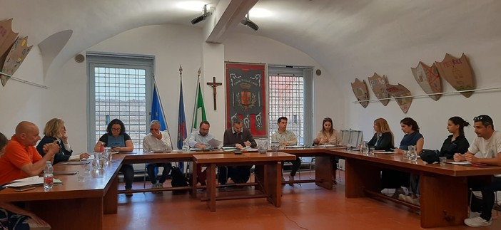 Celle, il Sindaco ridistribuisce le deleghe: all'assessore Abate l'ambiente, i servizi manutentivi al consigliere Bellotto Celle, il Sindaco ridistribuisce le deleghe: all'assessore Abate l'ambiente, i servizi manutentivi al consigliere Bellotto