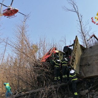 Mallare, si ribalta un camion in località Bresca: conducente trasportato in codice giallo al Santa Corona