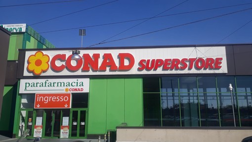Savona, riapre completamente ristrutturato il Conad Superstore presso "Le Officine"