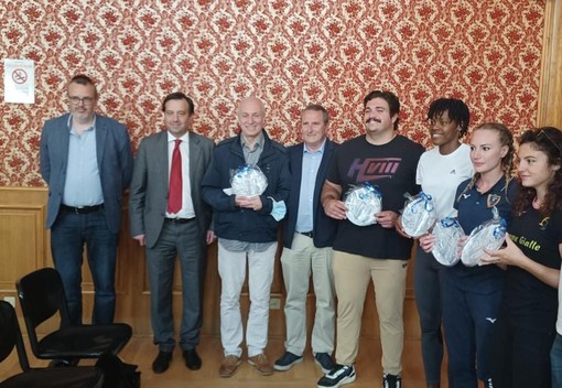 I bambini incontrano i campioni dell'atletica, il sindaco Russo: &quot;Il meeting è un’eccellenza di Savona che deve diventare patrimonio dell’intera città&quot;