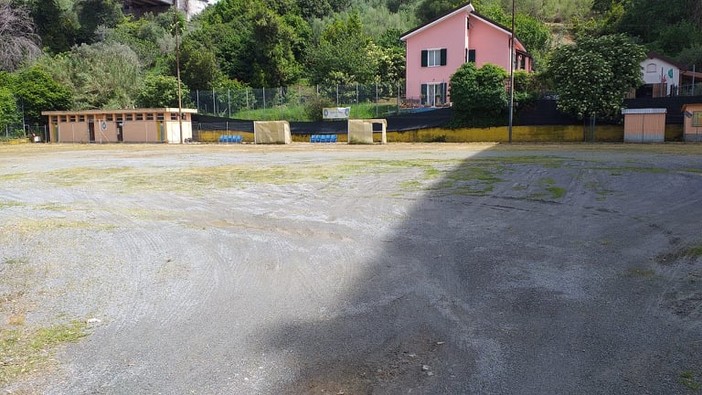 Celle, il campo della Ravezza potrebbe diventare un parcheggio fisso. Vicesindaco Siri: "Sarà gratuito, un servizio in più per i turisti"