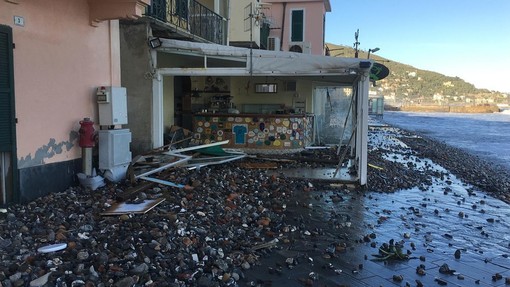 Alassio, guasto all'impianto fognario del centro storico Alassio, guasto all'impianto fognario del centro storico
