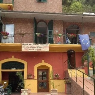 Celle, cambio di destinazione d'uso per gli ex hotel "Mattoni Rossi" e "La Giara": spazio ad appartamenti e parcheggi