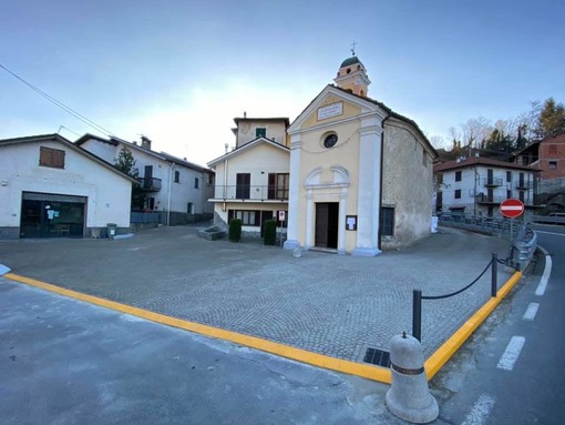 Roccavignale, concluso il restyling della piazza adiacente alla chiesa di Sant'Antonio (FOTO) Roccavignale, concluso il restyling della piazza adiacente alla chiesa di Sant'Antonio (FOTO)