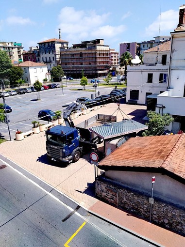 Borghetto Santo Spirito: spostata la casetta dell'acqua Borghetto Santo Spirito: spostata la casetta dell'acqua