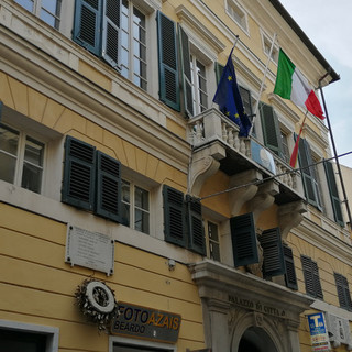 Finale, Delia Venerucci rinuncia alle deleghe di assessore: "Attività professionale incompatibile con gli impegni amministrativi"