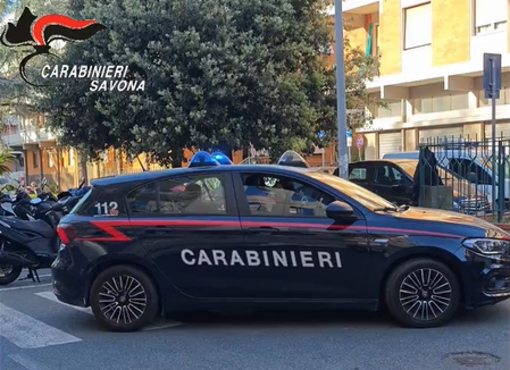 Savona, guidava l'auto con una patente internazionale falsa: denunciato dai carabinieri