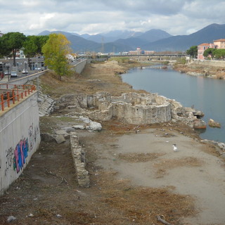 È terminata oggi la pulizia del fiume Centa ad Albenga, Cangiano: “Opera importante in vista di eventuali piogge”