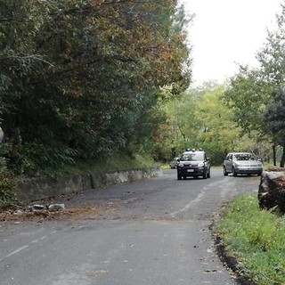 Stella, caduta massi in località Mezzano: strada chiusa (FOTO)