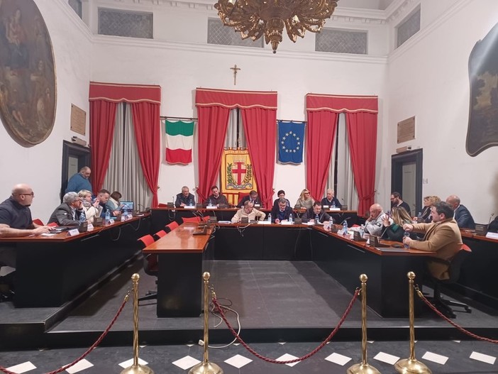 Depuratore Albenga, l'accusa dai banchi della minoranza: "Mancata la trasparenza, né confermati né smentiti i controlli della Procura"