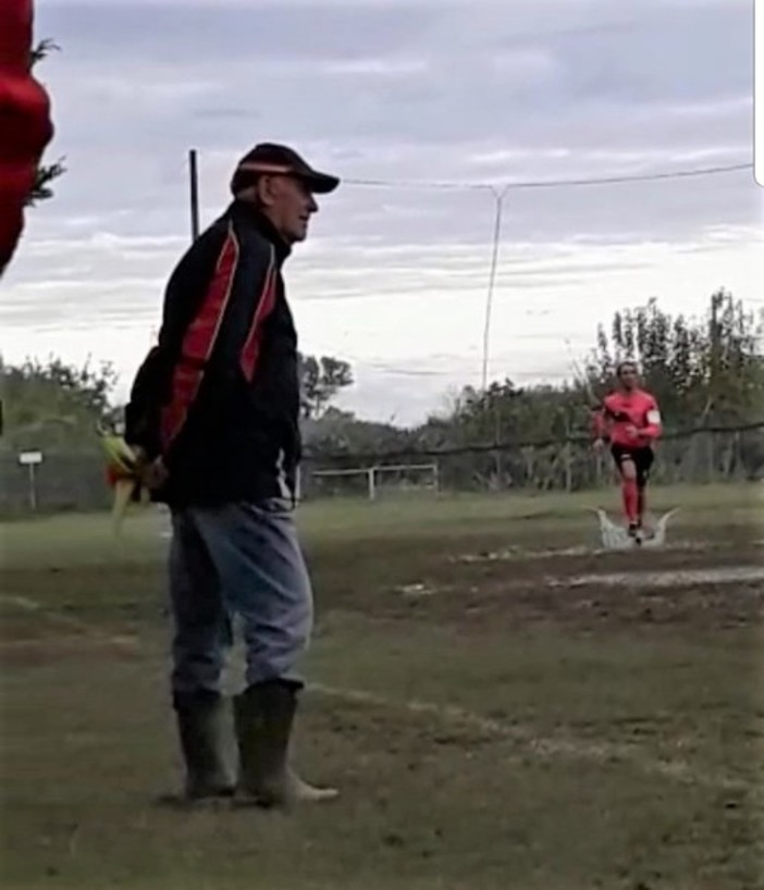 Calcio, caos San Filippo Neri - Atletico Argentina. I giallorossi accusano: "L'arbitro ha simulato l'infortunio, ci sono le prove" Calcio, caos San Filippo Neri - Atletico Argentina. I giallorossi accusano: "L'arbitro ha simulato l'infortunio, ci sono le prove"
